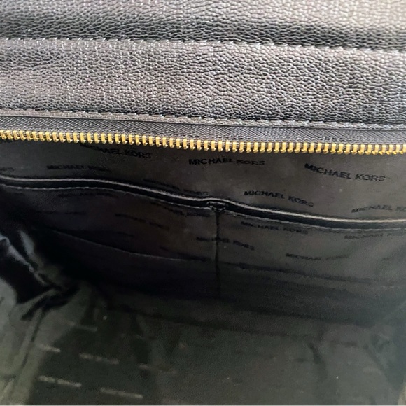 Michael Kors New Hamilton Traveler Black Handbag - Picture 8 of 10